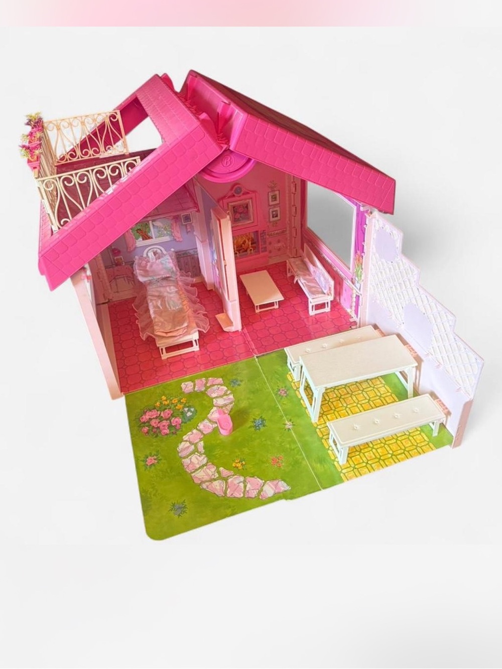 1992 Fold N Fun Barbie Home -Villa Magique